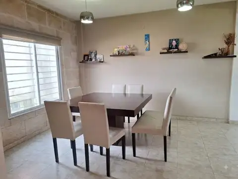 CASA 5 AMBIENTES EN VENTA EN MONTEGRANDE, PILETA