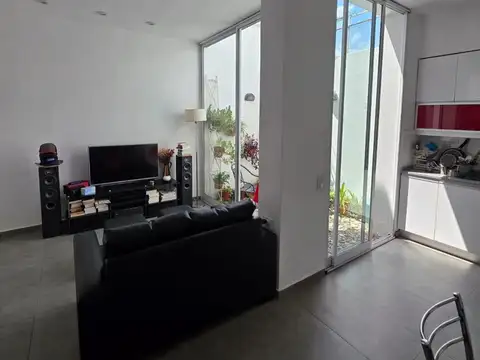 Casa 5 ambientes con 1 baño