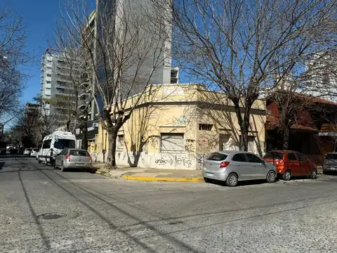 Casa a reciclar en Excelente Ubicacion