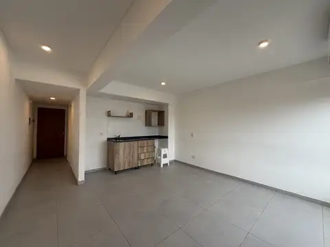 Monoambiente con cochera en alquiler Ituzaingó Norte