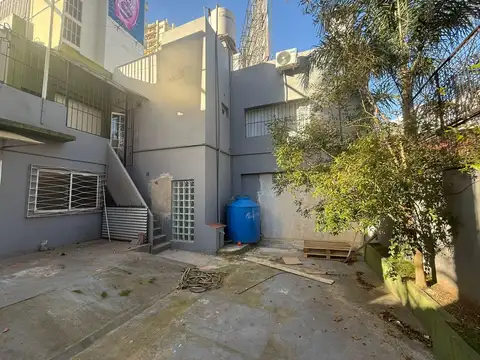 Departamento / Oficina sobre Av. Del Libertador.