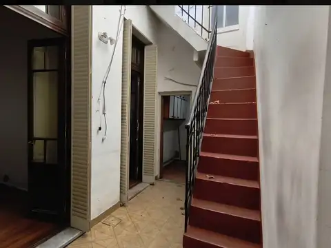 A REFACCIONAR  !!!!!!!!!!!! Departamento tipo casa en venta en Mataderos