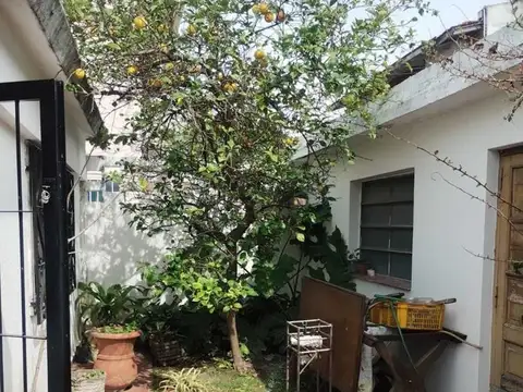 Depto Tipo Casa en Venta 50 años