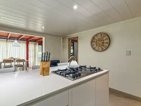 Casa en Alquiler con 1 cochera