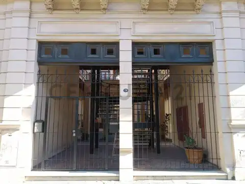 55 e/ 10 y 11 700, Piso 0