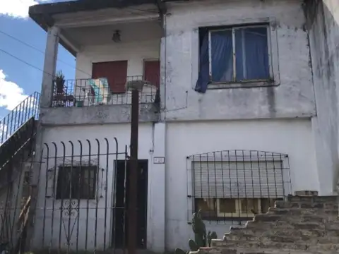 CASA 4 AMBIENTES VENTA CASTELAR