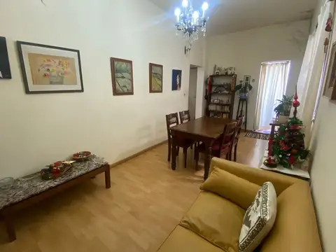 Depto Tipo Casa en Venta 40 años