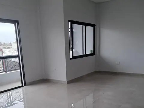 Departamento en Alquiler en Villa Celina, $ 800.000