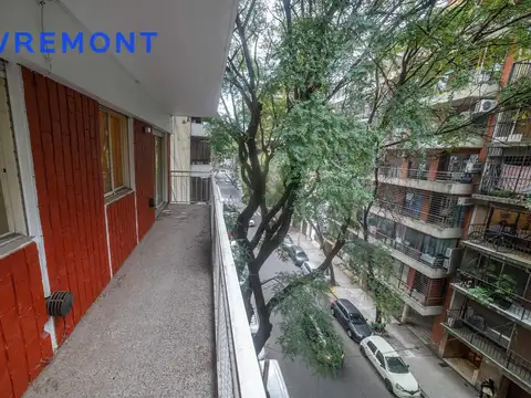 Departamento 3 ambientes con cochera y balcon en venta en Belgrano