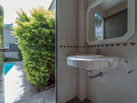 Casa 6 ambientes con 3 baños