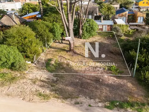 Venta terreno en Manantiales 400 m2