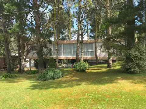 Avenida del Plata Y Lanin 1000