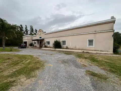 Casa 5 ambientes con 4 baños