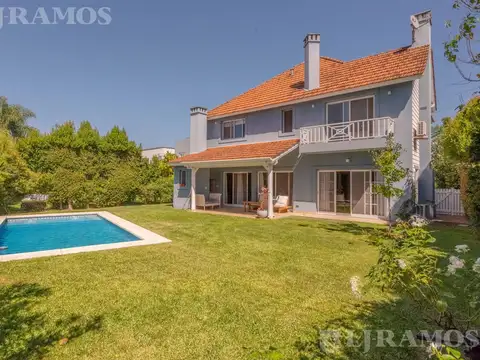 EXCLUSIVIDAD - 4 DORMITORIOS    DEPENDENCIA EN VENTA EN EL ATARDECER