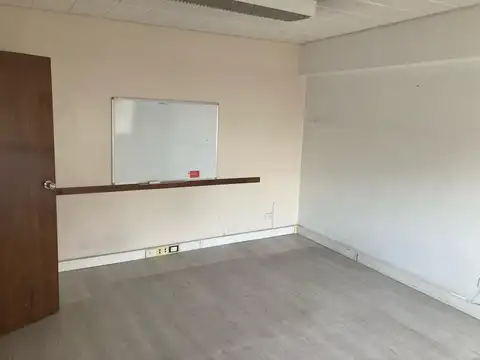 Oficina en Piso de 280 mts. en San Telmo
