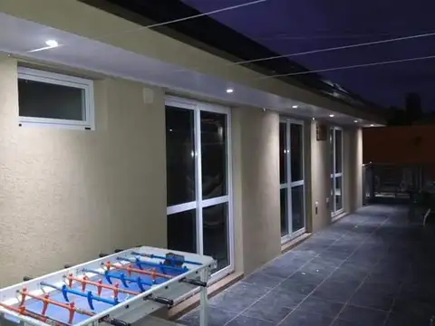 Casa venta - 4 dormitorios 3 baños - 459mts2 totales - Berisso