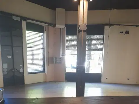 Excelente local, zona inmejorable, alta transitabilidad 