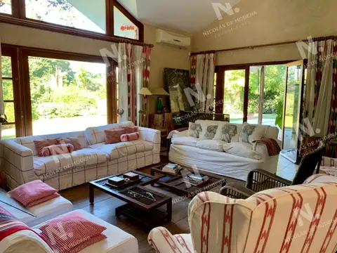 Casa 4 ambientes con 3 baños