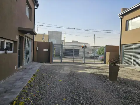 Casa en Venta en Neuquen, USD 235.000