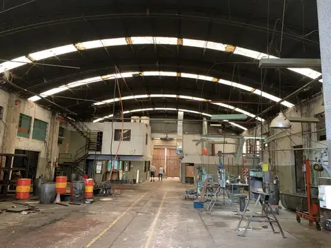 Galpon en Venta 25  mts Frente