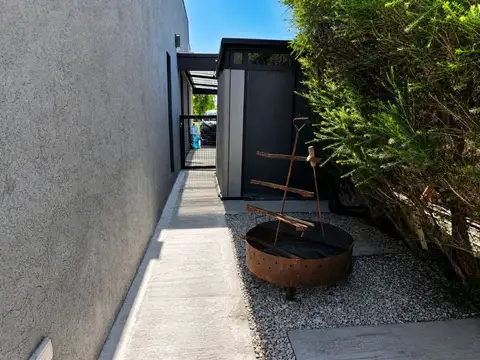 VENTA CASA 4 AMB PILETA QUINCHO SAN RAMON PILAR
