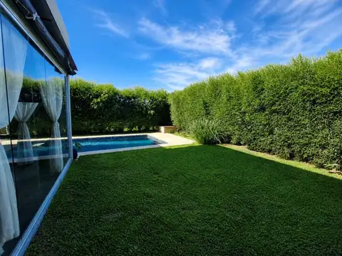 Casa en Venta en Pilar del Este - San Ramon, USD 215.000