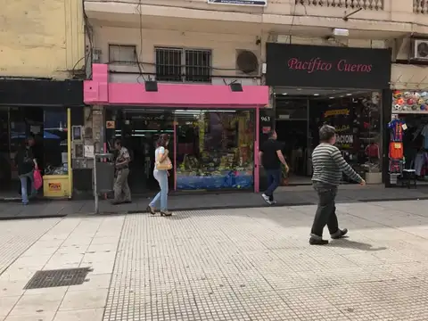LAVALLE al 900
