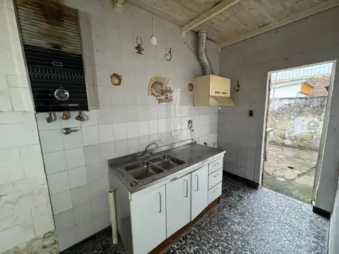 Casa 2 ambientes con 1 baño