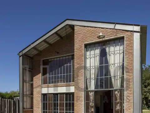 Casa en Duggan - diseño industrial 