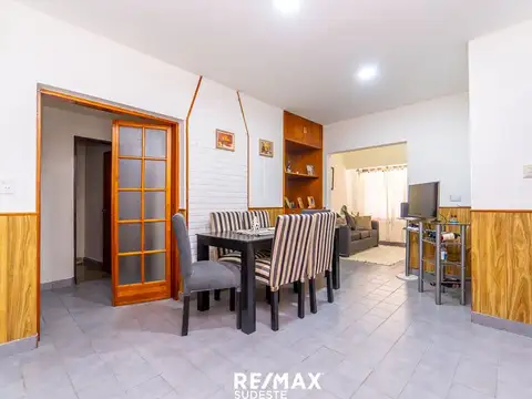 Casa 3 ambientes con 2 baños