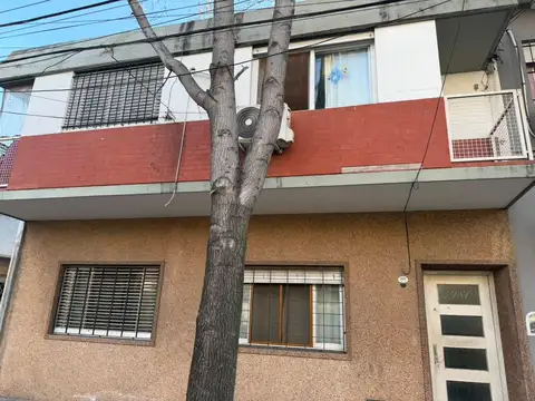 Depto Tipo Casa 2 ambientes con 1 baño