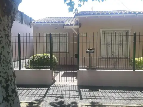 Casa  en Venta ubicado en Quilmes Oeste, Quilmes, G.B.A. Zona Sur - SVN0616_LP584404_1