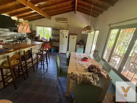Casa 4 ambientes con 2 baños