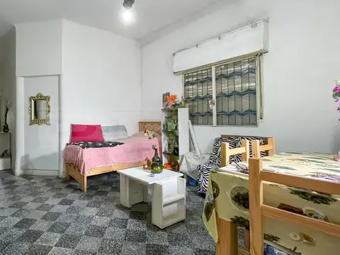 Las Heras  al 1800 entre Santa María y Caseros