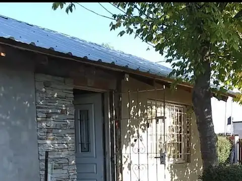 Casa quinta pequeña con pileta