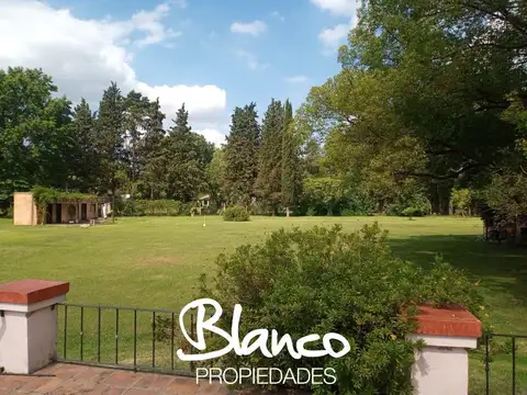 Casa en Venta con 2 cocheras