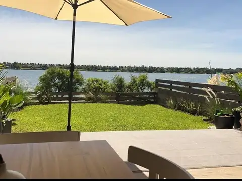 Venta Departamento 70 mtrs. PB. a la laguna. Vila Vela. Nordelta