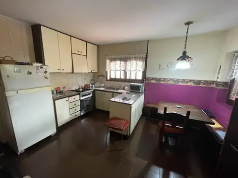 Casa en Venta con 4 cocheras