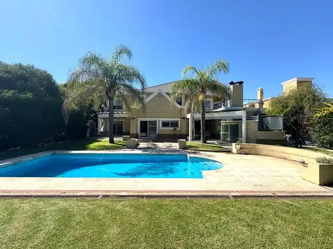 Casa en Venta en Campos De Alvarez, USD 445.000