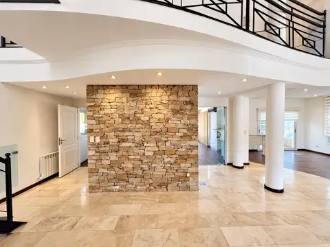 Casa en Venta en Campos De Álvarez, USD 460.000