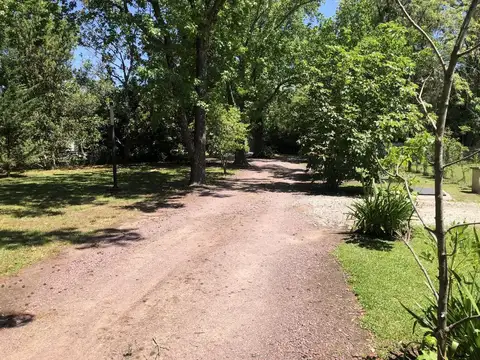 Barrio La Elisa, Calle 409 e 132 y 134