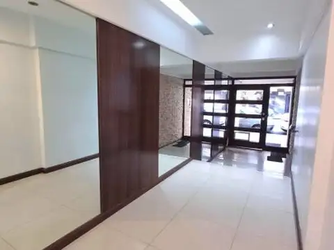 Monoambiente en Venta, Caballito, Piso 8°, Lateral, Sol y Vista Abiertas
