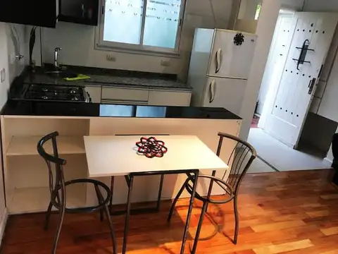 VENTA PH tipo CASA 2 ambientes 1 dormitorio refaccionado patio terraza parrilla lavadero - Vicente L