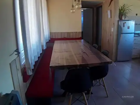 Casa 4 ambientes con 2 baños