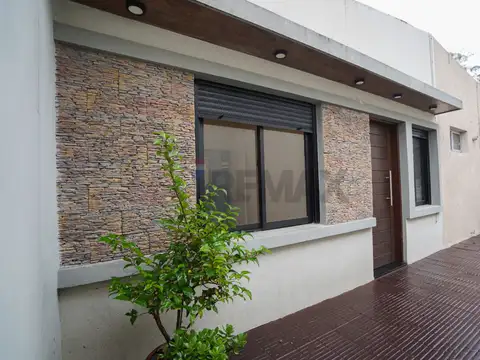 Vendo casa 2 dormitorios reciclada a nuevo Prado