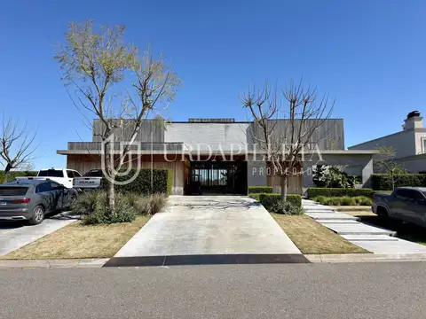 Casa en venta en La Berlina, Pilará