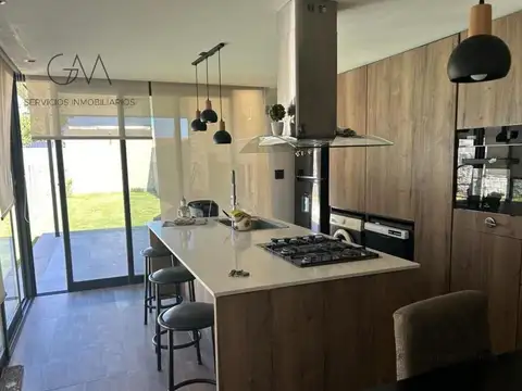 Casa en Venta al Este