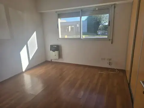 Casa en Alquiler en Pueblo Esther, $ 1.300.000