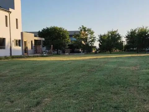 Terreno en Venta en El Cantón - Barrio Golf, USD 100.000