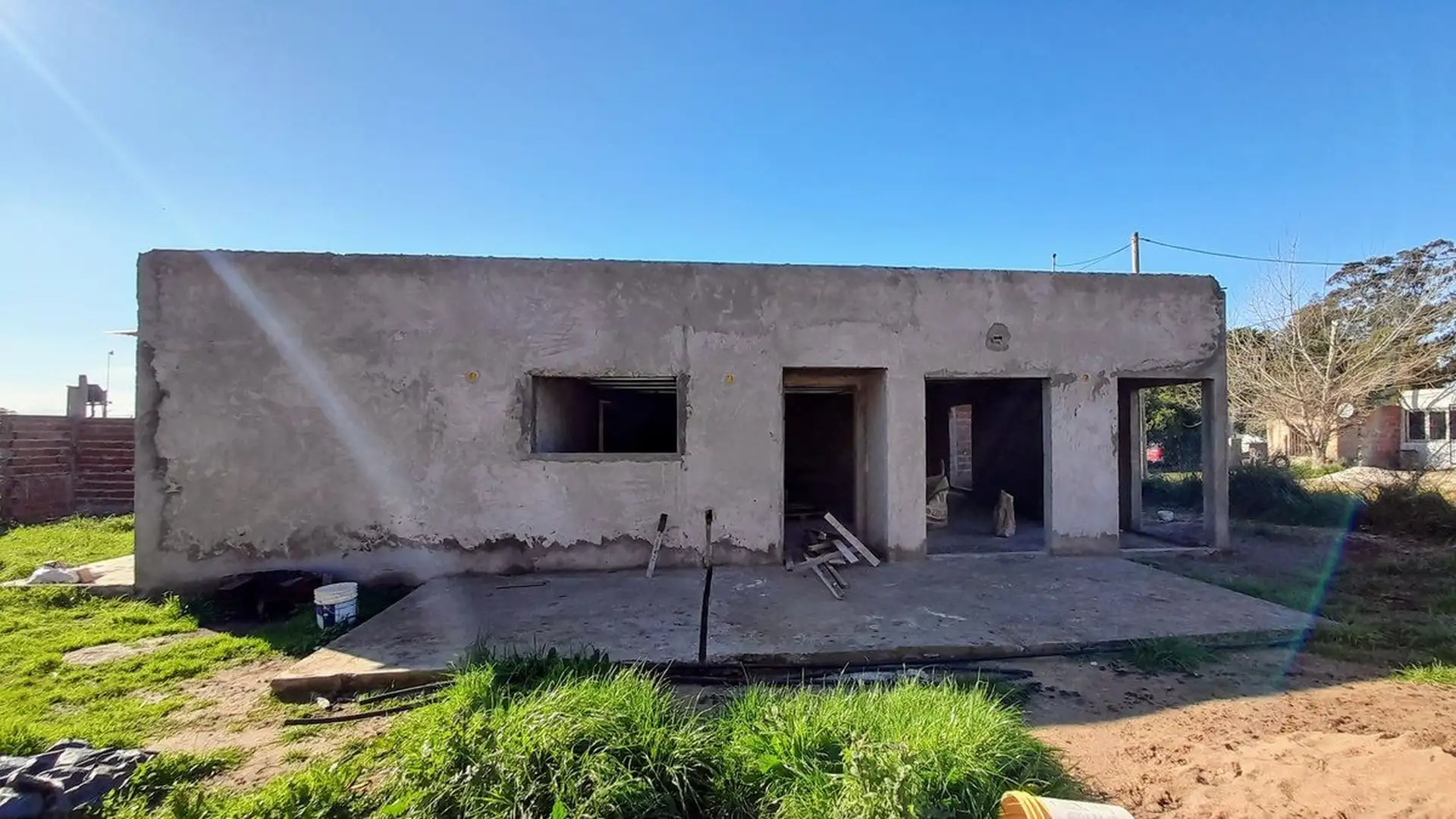 VENTA CASA A TERMINAR 3 AMBIENTES-ACANTILADOS